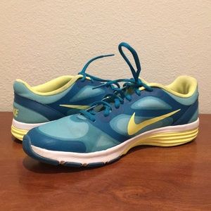 Nike dual fusion training shoes